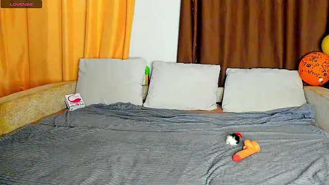 Eva purrr  online show from November 2025 11:49:02 AM