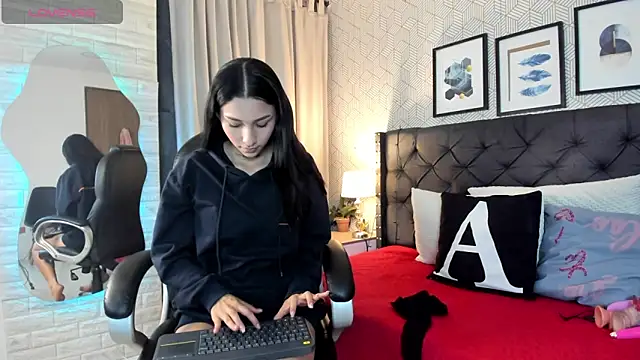 valentina  desire online show from April 2026 11:49:01 AM