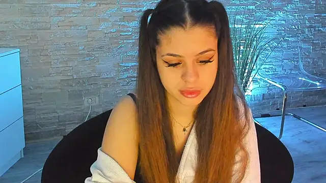 BellaNoir  online show from January 2026 06:17:01 AM