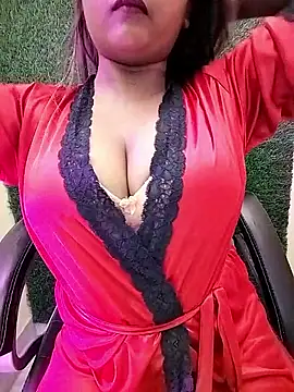 Snapshot of LoveLy-Soneya chatting on March 2026 07:10:02 PM LoveLy-Soneya online show from March 2026 07:10:02 PM