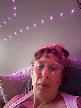 Redriddinghood8 online show from November 2025 11:58:01 AM