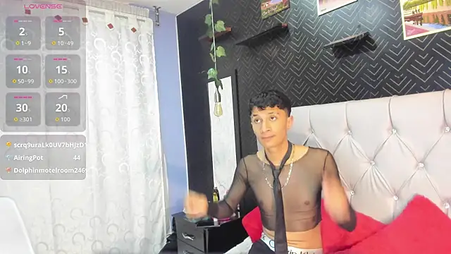 Elian Julian online show from November 2025 12:15:02 AM