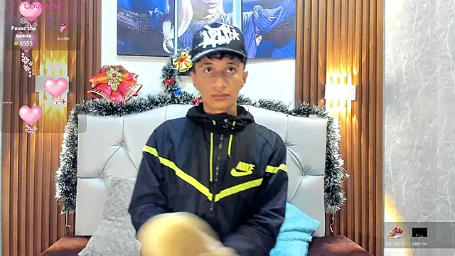 Elian Julian online show from November 2025 12:31:01 AM