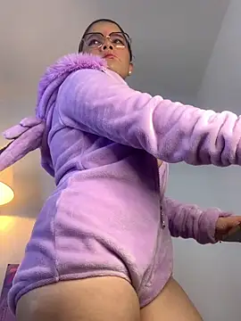 violettabond online show from April 2026 12:51:02 PM