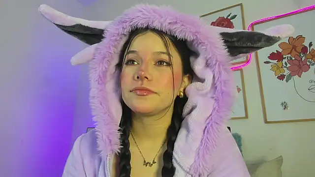 violettabond online show from November 2025 11:10:01 AM