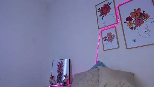 violettabond online show from November 2025 11:10:02 AM