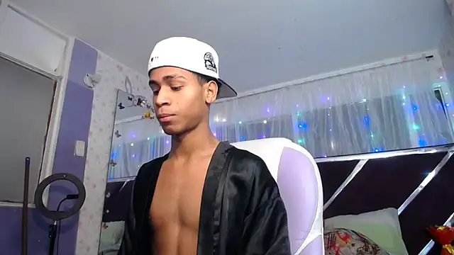 Santy bigcock 01 online show from June 2026 04:01:01 PM