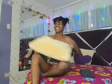 Santy bigcock 01 online show from November 2025 01:20:02 AM