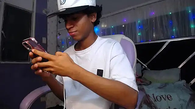 Santy bigcock 01 online show from May 2026 05:00:01 AM