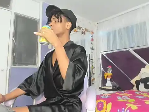 Santy bigcock 01 online show from November 2025 03:23:02 AM