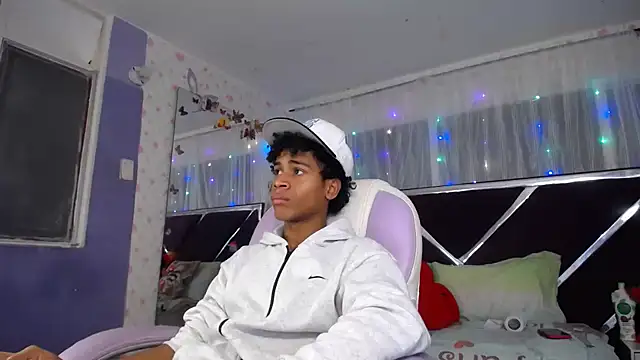 Santy bigcock 01 online show from May 2026 01:06:01 PM