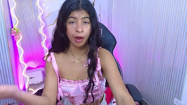 Sandyy tay online show from April 2026 06:10:01 PM
