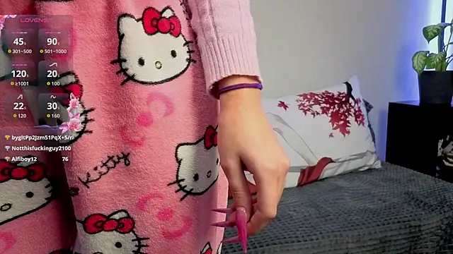 violetwluv online show from November 2025 06:41:02 PM