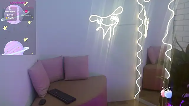 PEACHY TAY online show from November 2025 11:37:01 AM