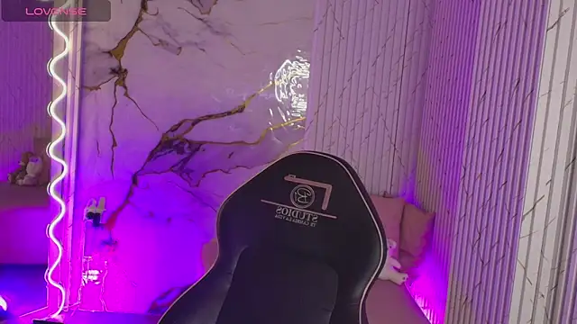 PEACHY TAY online show from March 2026 11:54:01 AM