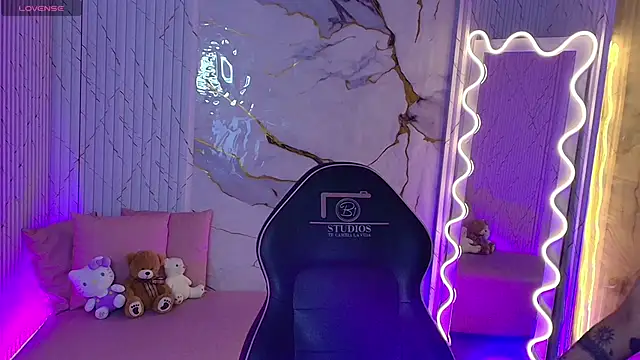 PEACHY TAY online show from March 2026 11:34:01 AM