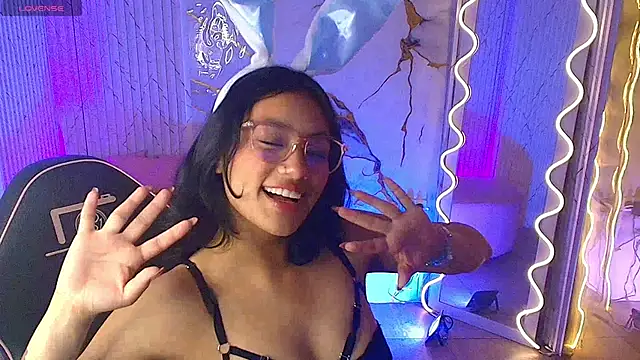 PEACHY TAY online show from April 2026 11:37:02 AM