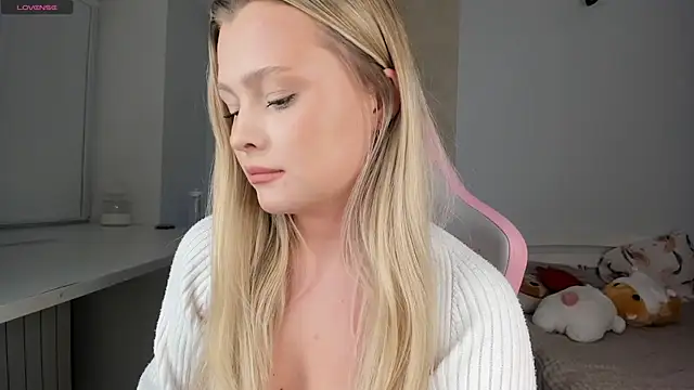 elly aryxd online show from November 2025 05:27:01 PM