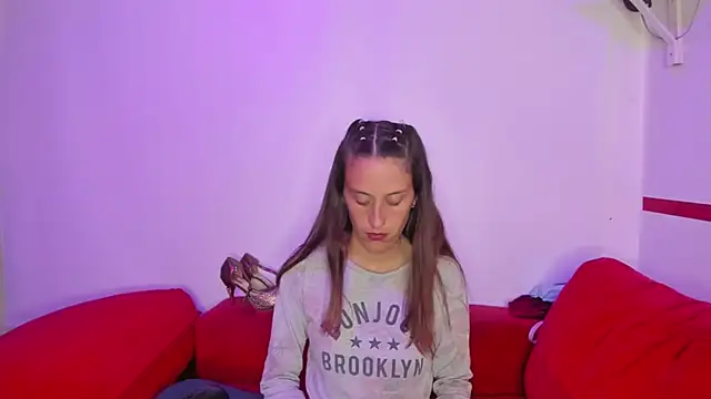 Snapshot of mia_luna_ed chatting on November 2025 04:10:05 PM mia luna ed online show from November 2025 04:10:05 PM