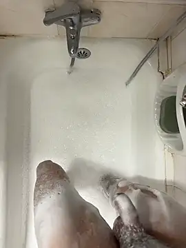 mihneaxxx online show from November 2025 08:20:01 PM