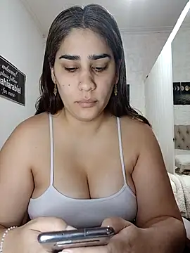 Snapshot of nahiarabiel33 chatting on April 2026 05:30:01 PM nahiarabiel33 online show from April 2026 05:30:01 PM