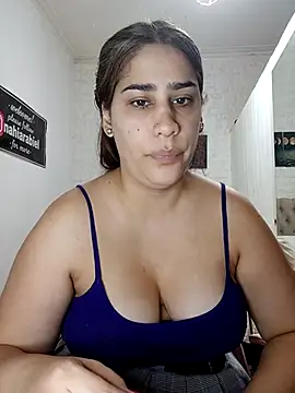 nahiarabiel33 online show from February 2026 04:47:02 PM