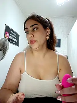 nahiarabiel33 online show from December 2025 01:39:01 AM