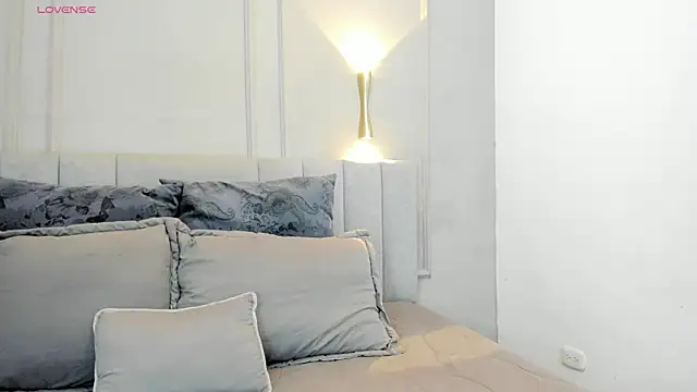 annie  20 online show from January 2026 12:09:02 PM