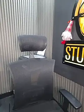 annie  20 online show from November 2025 12:15:02 PM