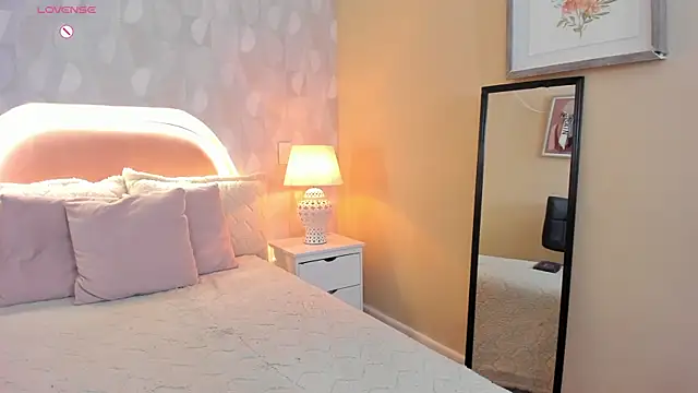 annie  20 online show from November 2025 12:20:01 PM