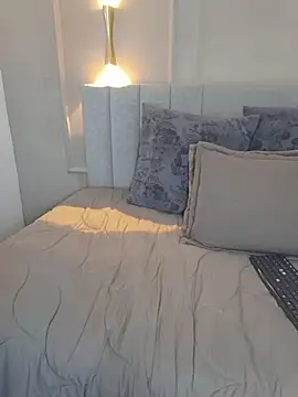 annie  20 online show from February 2026 12:16:01 PM