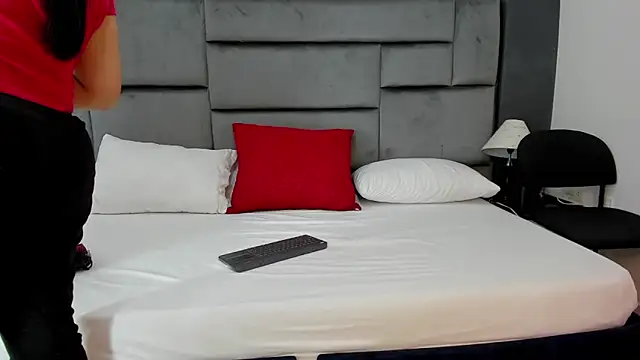 CatleyaSmith online show from January 2026 12:23:02 PM