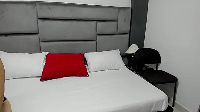 CatleyaSmith online show from January 2026 12:12:02 PM