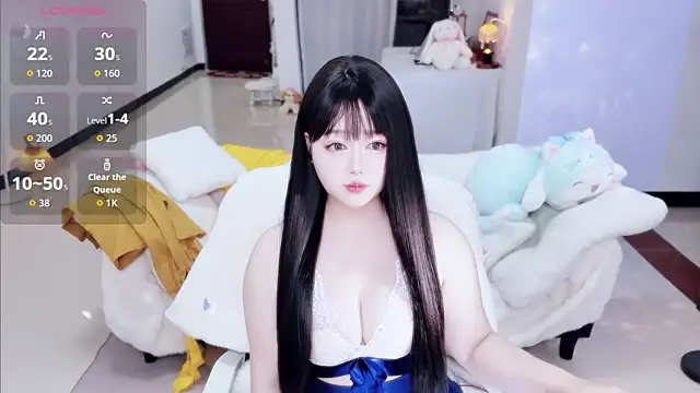 Nina37 online show from May 2026 05:17:02 PM
