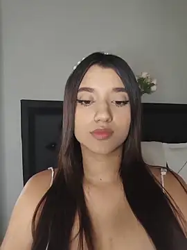 Snapshot of violett_fowlerxx chatting on June 2026 11:22:02 AM violett fowlerxx online show from June 2026 11:22:02 AM