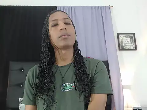 MiaCoock online show from November 2025 12:26:01 PM