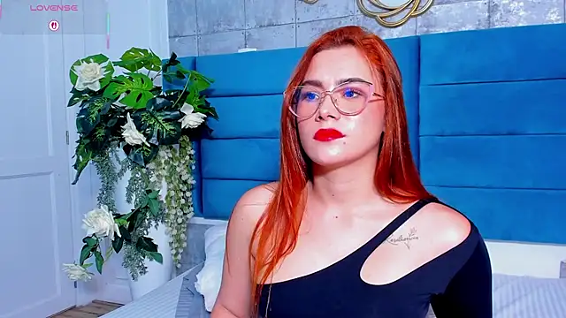 Snapshot of SaraAlvarezx chatting on May 2026 03:24:01 AM SaraAlvarezx online show from May 2026 03:24:01 AM