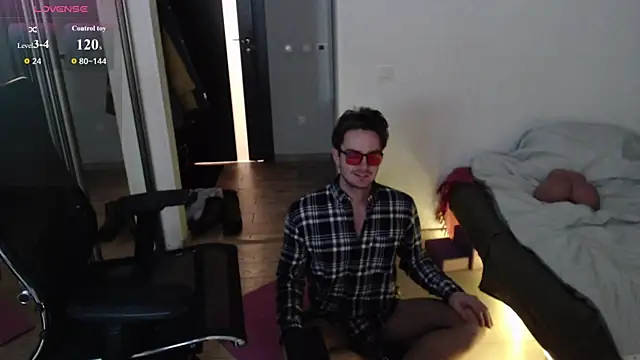 Snapshot of lucky_swimmer chatting on November 2025 06:08:01 PM lucky swimmer online show from November 2025 06:08:01 PM