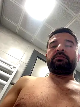 Snapshot of NiktirGit31 chatting on December 2025 11:31:02 PM NiktirGit31 online show from December 2025 11:31:02 PM