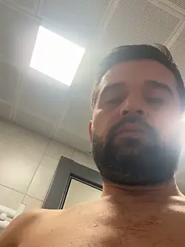 Snapshot of NiktirGit31 chatting on December 2025 08:11:01 PM NiktirGit31 online show from December 2025 08:11:01 PM