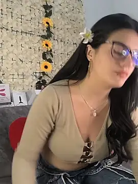 Lorenaa1 online show from May 2026 09:02:02 PM