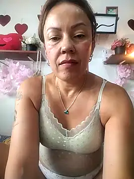 salomehill1 online show from April 2026 07:07:01 PM