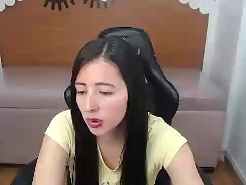 scarlett percy t online show from November 2025 07:51:02 PM