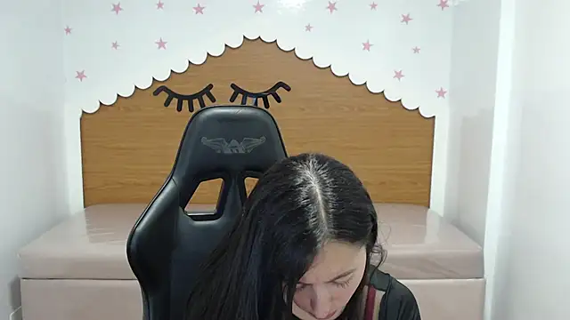 scarlett percy t online show from November 2025 07:46:02 PM