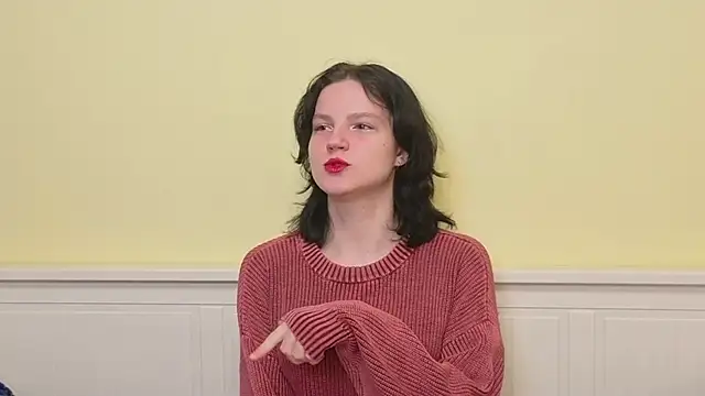 LatinaHuguenin online show from January 2026 07:15:01 AM