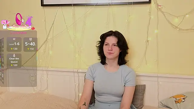 LatinaHuguenin online show from November 2025 07:19:01 AM