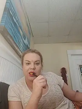 Snapshot of LisaMillerx chatting on November 2025 07:07:01 PM LisaMillerx online show from November 2025 07:07:01 PM