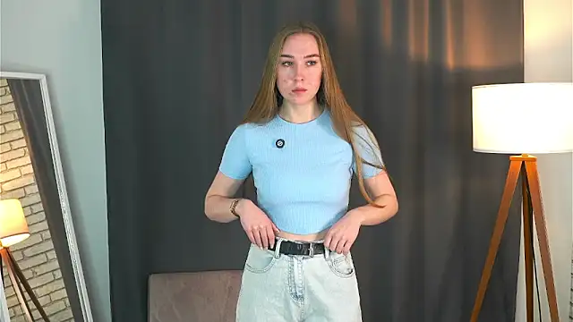 Snapshot of AnnaCarrick chatting on November 2025 03:54:02 AM AnnaCarrick online show from November 2025 03:54:02 AM