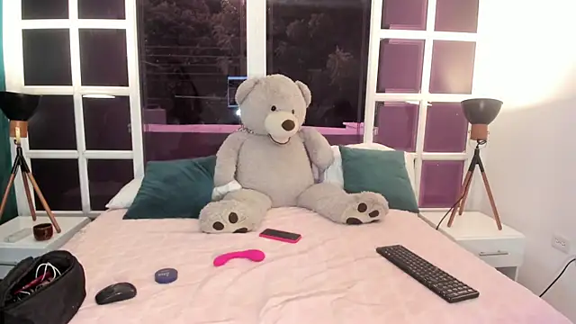 camilaass  online show from November 2025 11:38:02 AM