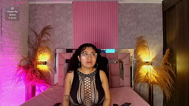 Snapshot of griselle_rousse chatting on June 2026 12:25:01 PM griselle rousse online show from June 2026 12:25:01 PM